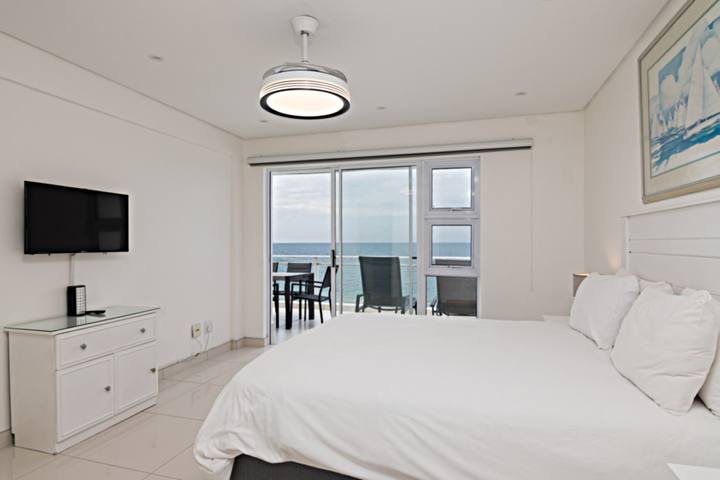 Pebble Beach 6 Main Bedroom